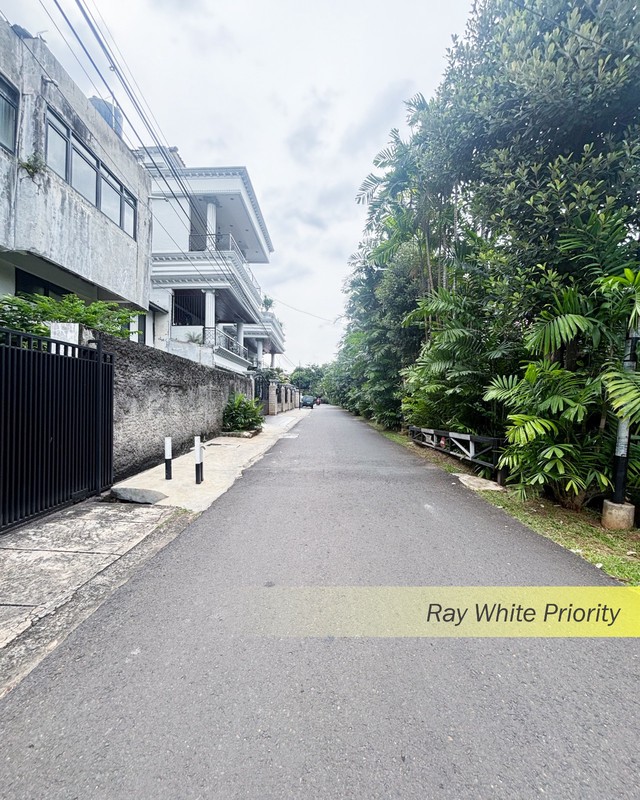 RUMAH HITUNG TANAH BONUS BANGUNAN 3 LANTAI COCOK UNTUK USAHA & KOS KOSAN DI VETERAN, JAKARTA SELATAN