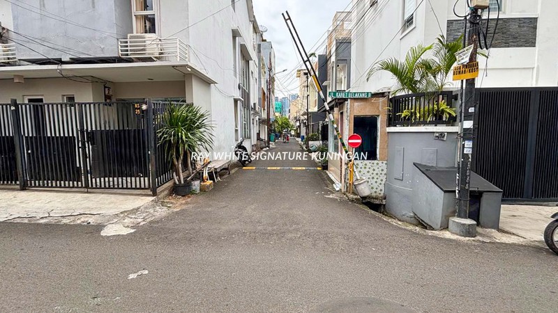Dijual Rumah Hitung Tanah - Lokasi Super Strategis di Jl Karbela Setiabudi