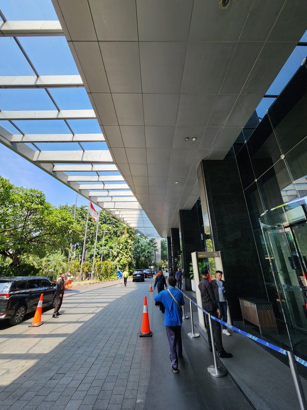 Dijual Cepat! Office Space Fully Furnished di Office 88 @ Kota Kasablanka - Lokasi Strategis, Siap Pakai!