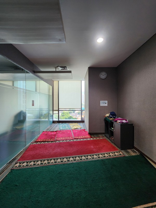 Dijual Cepat! Office Space Fully Furnished di Office 88 @ Kota Kasablanka - Lokasi Strategis, Siap Pakai!
