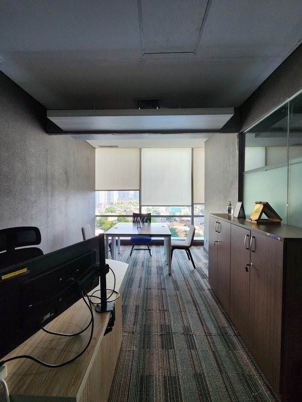 Dijual Cepat! Office Space Fully Furnished di Office 88 @ Kota Kasablanka - Lokasi Strategis, Siap Pakai!