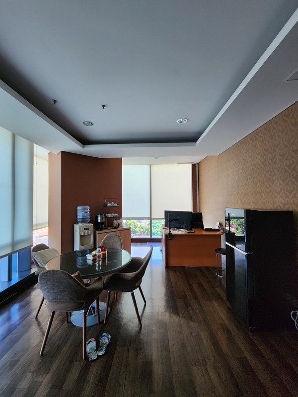Dijual Cepat! Office Space Fully Furnished di Office 88 @ Kota Kasablanka - Lokasi Strategis, Siap Pakai!