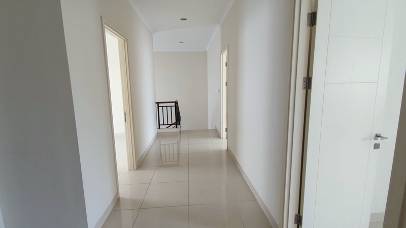 For Rent. Rumah Cantik The Spring Gold Utara, Gading Serpong