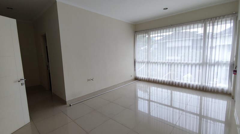 For Rent. Rumah Cantik The Spring Gold Utara, Gading Serpong