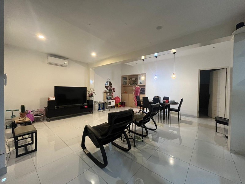 Rumah 1 lantai siap huni dekat Sekolah Santa Ursula BSD