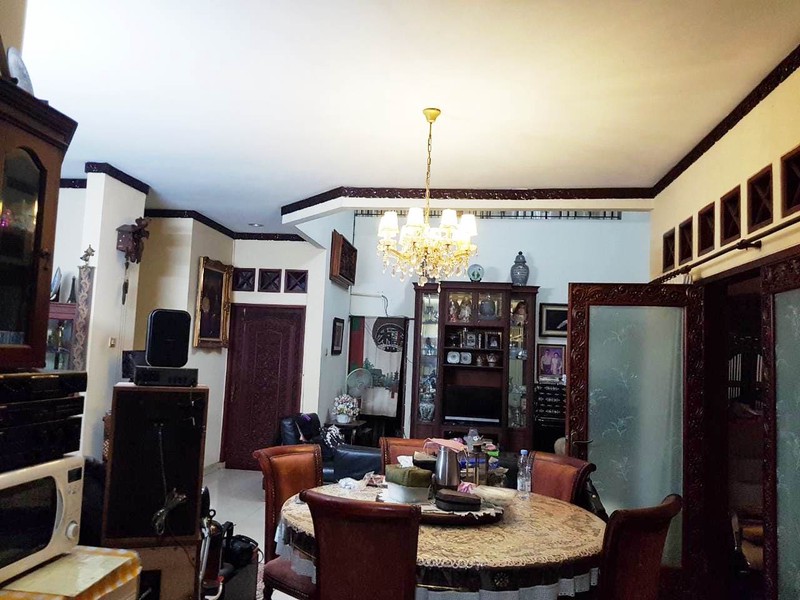 Rumah Lama 2 Lantai di Hang Jebat, Kebayoran Baru Dekat Senayan City dan Plaza Senayan