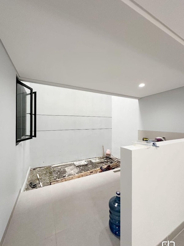 JUAL RUMAH BARU GRAHA FAMILI KAWASAN ELIT