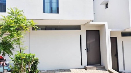 Rumah 3 Lantai Semi Furnished Bebas Banjir di Stellar Passion of Living, Jalan Palapa, Serua, Ciputat