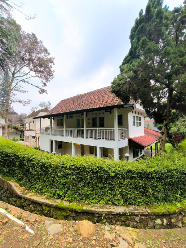 Dijual Cepat Villa Grand Trawas  yang berlokasi di dalam Grand Trawas Blok D Intiland