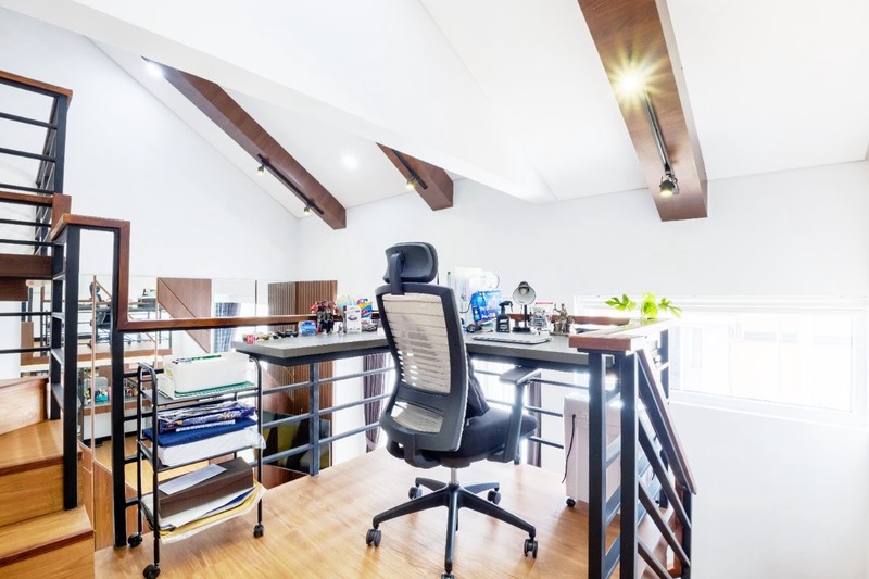 Rumah 3 Lantai Semi Furnished Bebas Banjir di U HOUSE BINTARO JAYA, Sawah Baru, Ciputat