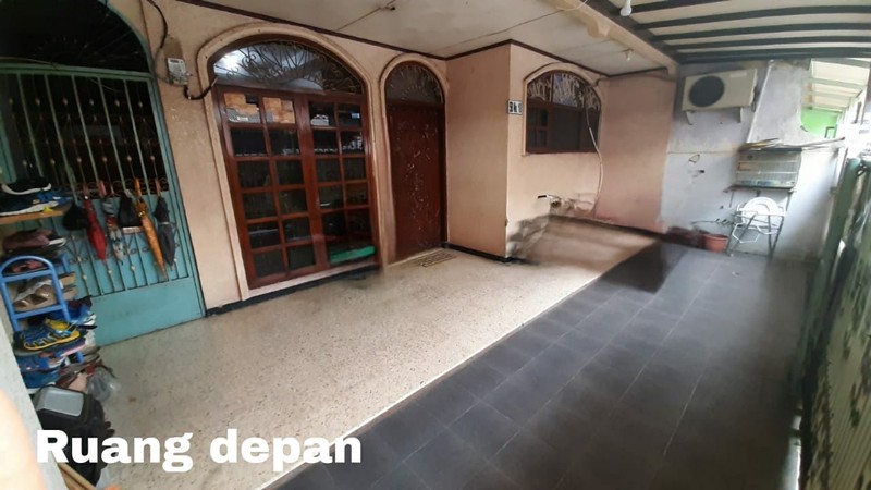 Rumah + 4 Pintu Kios Luas 4m2 Dijual di Tebet Timur Jaksel