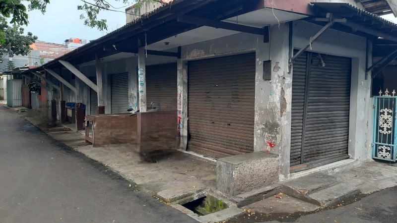 Rumah + 4 Pintu Kios Luas 4m2 Dijual di Tebet Timur Jaksel