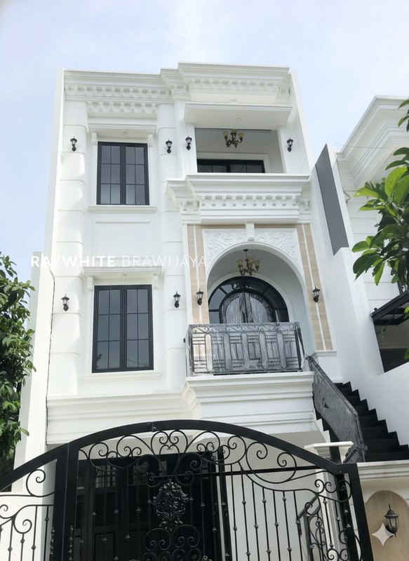 Brand New Modern Minimalis Dalam Kompleks Jagakarsa