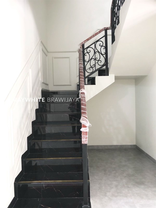 Brand New Modern Minimalis Dalam Kompleks Jagakarsa