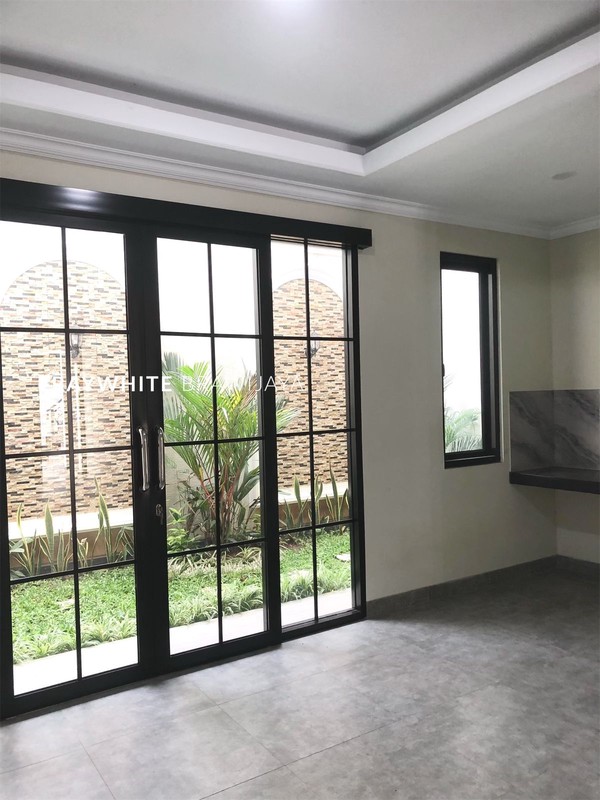 Brand New Modern Minimalis Dalam Kompleks Jagakarsa