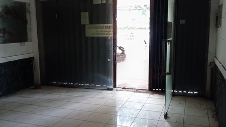 Ruko Dijual dengan Harga Hitung Tanah Lokasi di Soepomo Tebet Jaksel