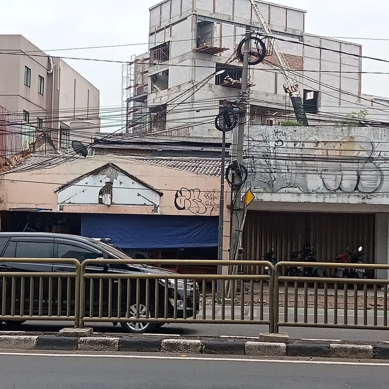 Ruko Dijual dengan Harga Hitung Tanah Lokasi di Soepomo Tebet Jaksel