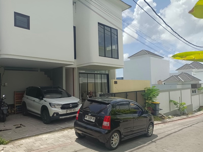  House 2 Floor Freehold Taman Mumbul Bali
