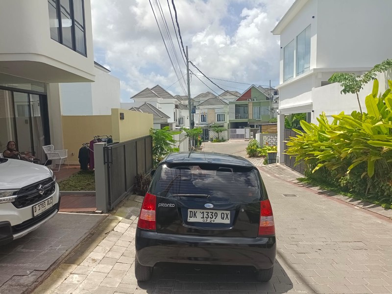 House 2 Floor Freehold Taman Mumbul Bali