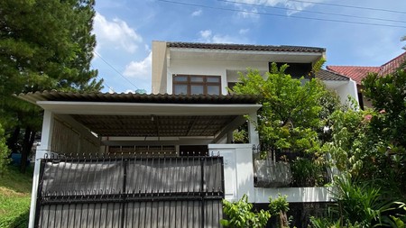 Lebak Bulus Rumah Asri 2 Lantai Akses Mudah Dekat MRT 