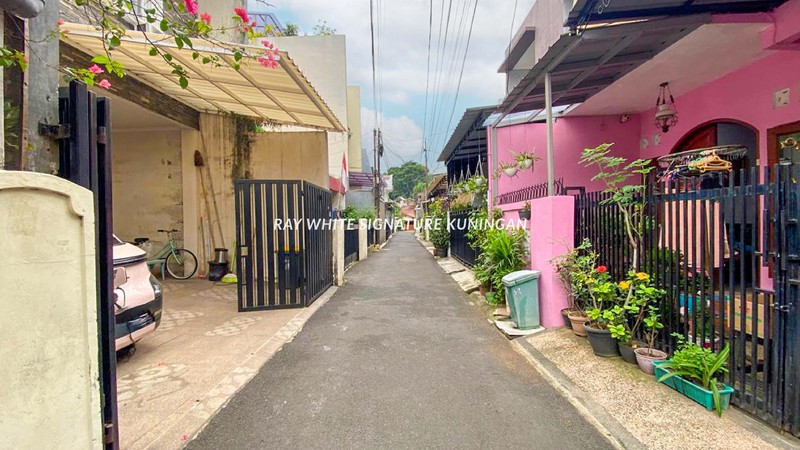Dijual Rumah Siap Huni 3 Lantai di Tebet Barat