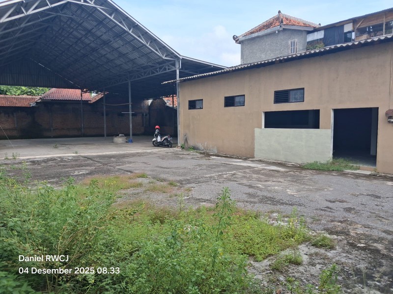 Disewakan  Ruang Usaha Strategis Cocok Untuk Gudang Siap Pakai di Pinggir Jl. Parangtritis KM 8, Bantul
