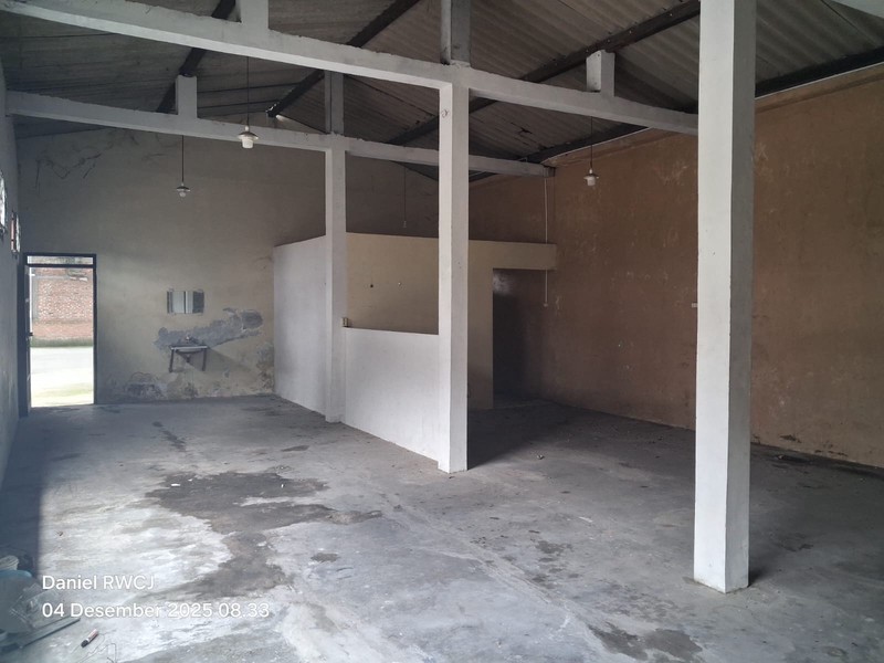 Disewakan  Ruang Usaha Strategis Cocok Untuk Gudang Siap Pakai di Pinggir Jl. Parangtritis KM 8, Bantul