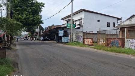Disewakan  Ruang Usaha Strategis Cocok Untuk Gudang Siap Pakai di Pinggir Jl. Parangtritis KM 8, Bantul