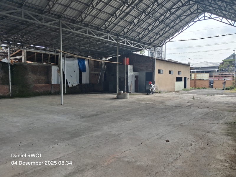 Disewakan  Ruang Usaha Strategis Cocok Untuk Gudang Siap Pakai di Pinggir Jl. Parangtritis KM 8, Bantul