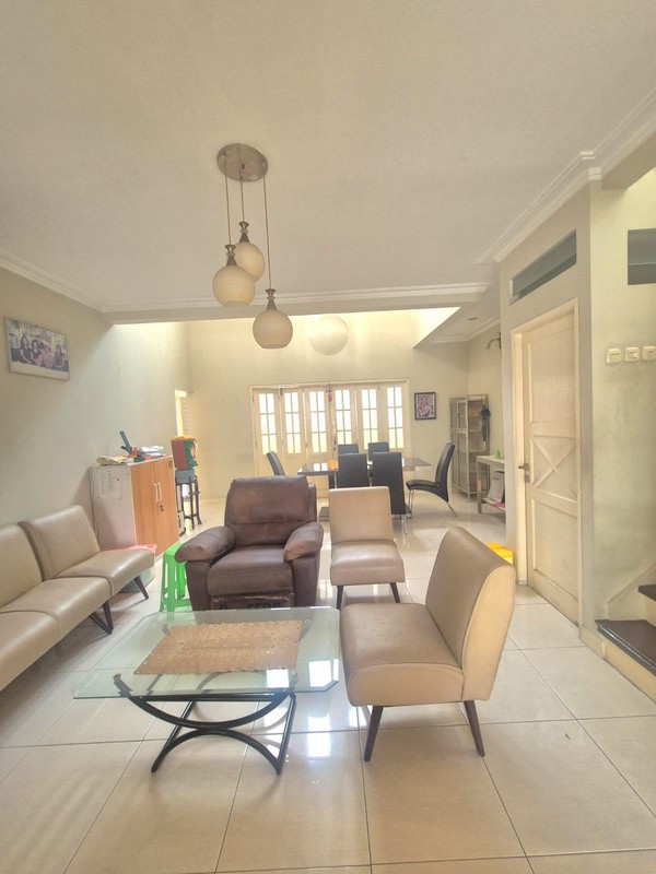 Rumah Bagus Rapih Siap Huni di Bintaro Sektor 9