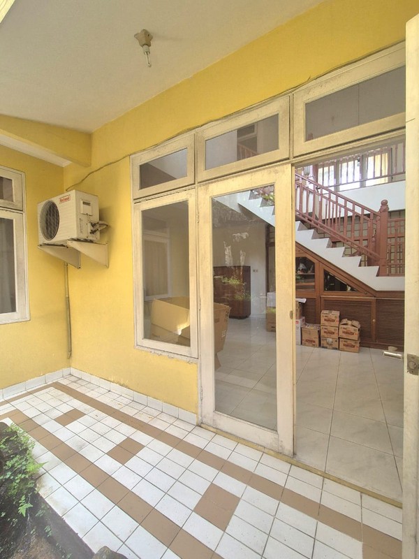 Rumah Siap Huni dengan Hunian Nyaman dan Asri di Bintaro Sektor 9.