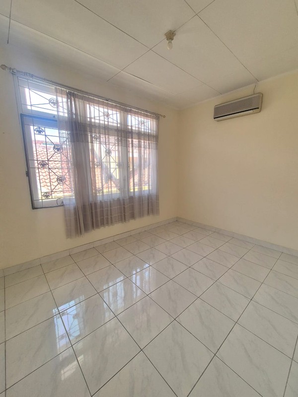 Rumah Siap Huni dengan Hunian Nyaman dan Asri di Bintaro Sektor 9.