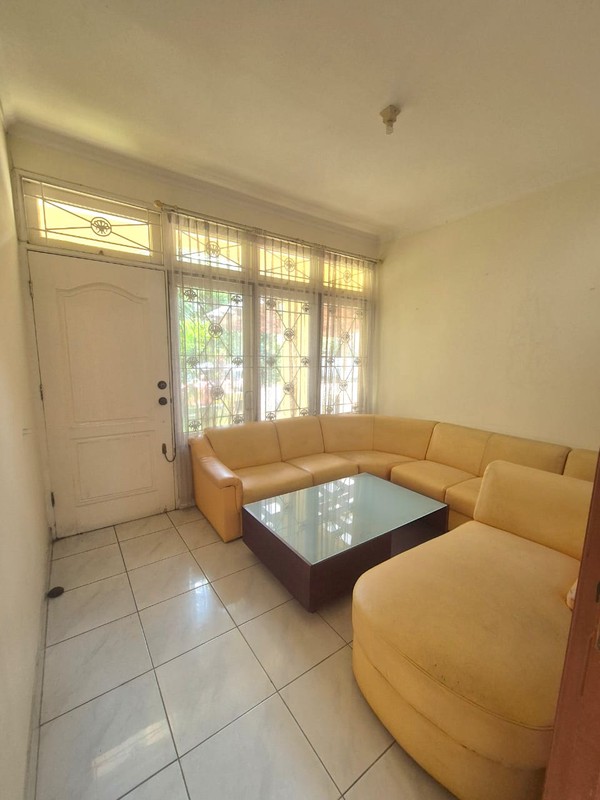 Rumah Siap Huni dengan Hunian Nyaman dan Asri di Bintaro Sektor 9.