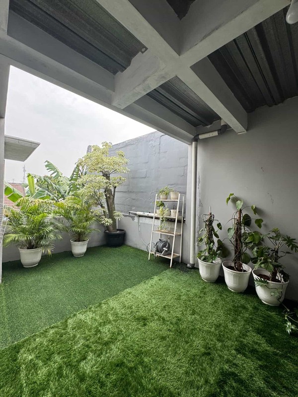 Rumah Terawat Asri 2 Lantai di Balekambang Jakrta Timur 