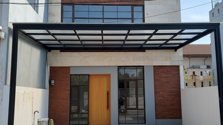 Rumah 2 Lantai Siap Huni Dekat Taman Suroboyo, Surabaya Utara 