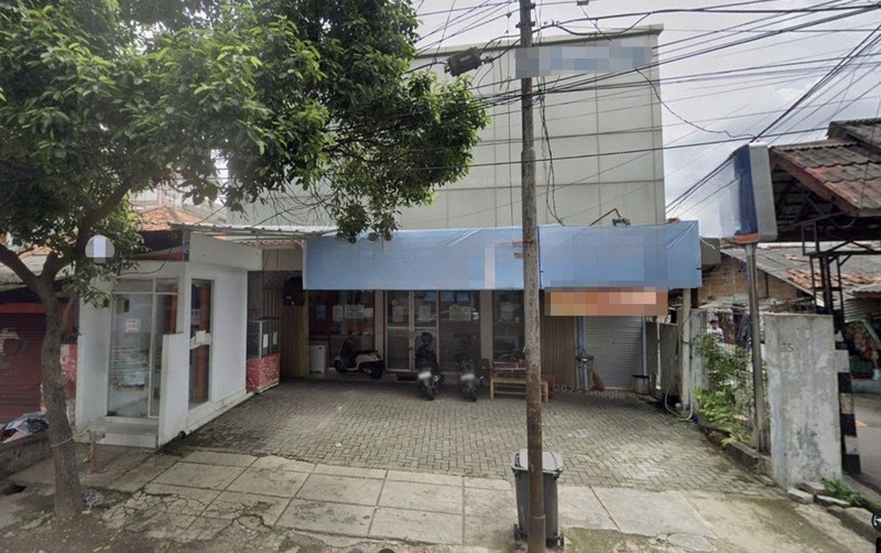 Rumah 2 Lantai Lokasi Strategis Hook pertigaan jalan di Cipinang Timur Jaktim