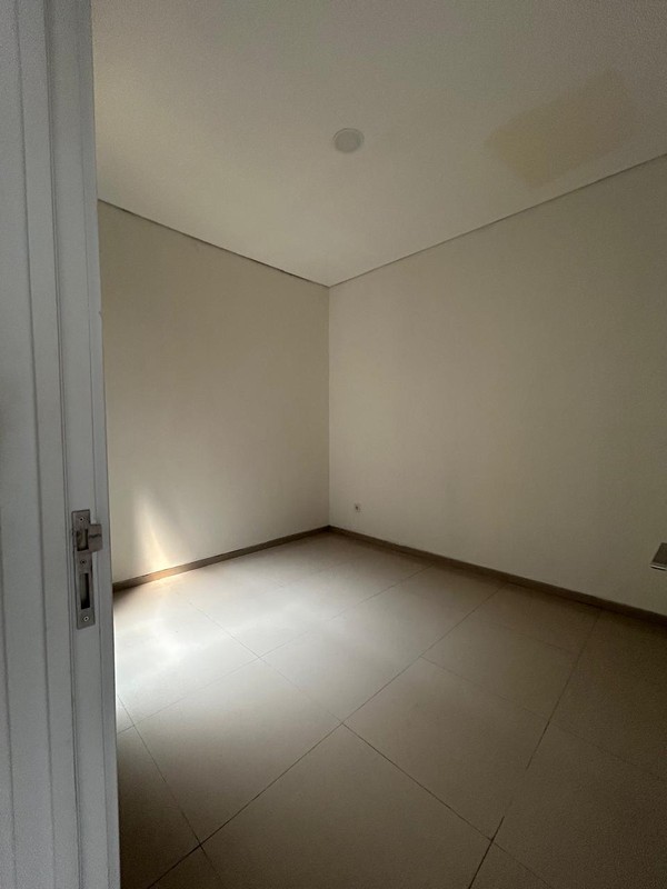 Rumah Cantik Di Bintaro Sektor 9 Siap Huni SHM dalam Cluster