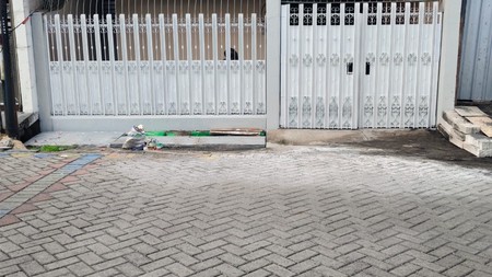 Disewakana Rumah di Jalan Tambak Jati Simokerto Surabaya