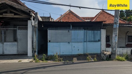Disewakan Rumah 2 lantai di Jalan Tambak Adi Simokerto Surabaya