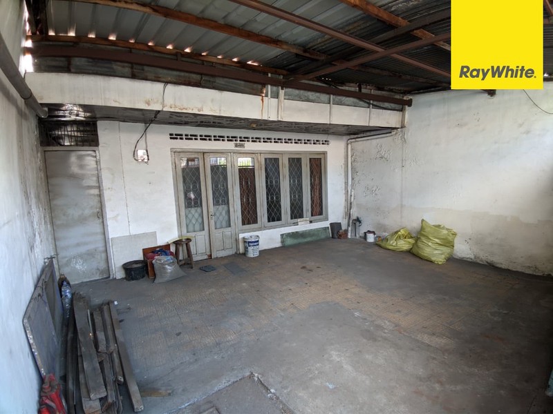 Disewakan Rumah 2 lantai di Jalan Tambak Adi Simokerto Surabaya