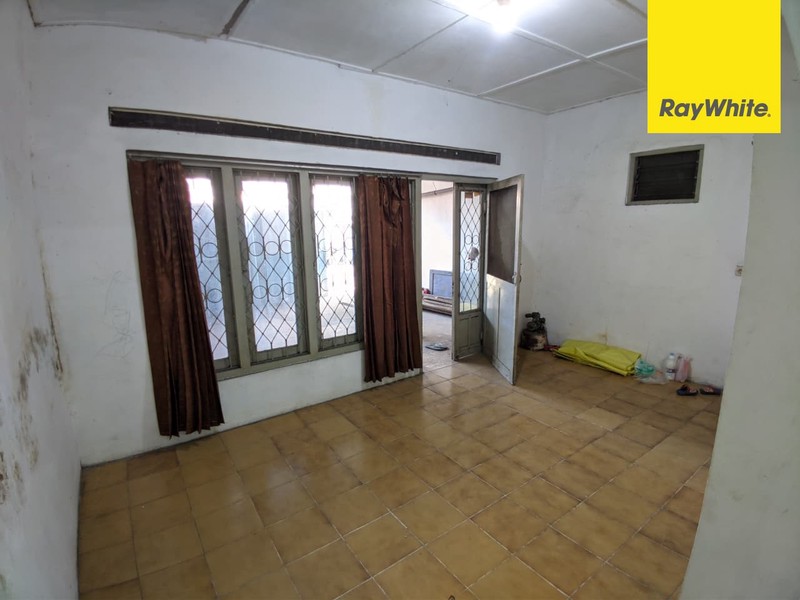 Disewakan Rumah 2 lantai di Jalan Tambak Adi Simokerto Surabaya