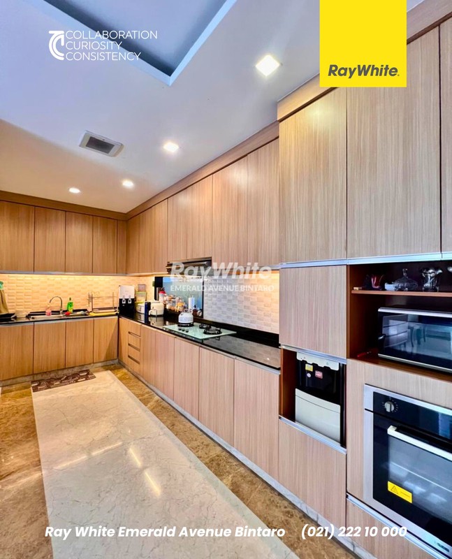 Rumah Bagus ,dalam ruangan rapih di pondok indah