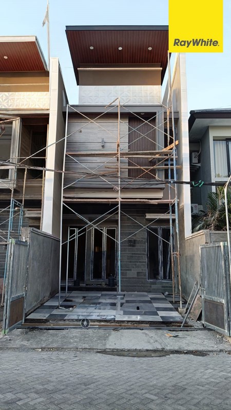 Dijual Rumah Baru 2 lantai di Manyar Jaya Surabaya