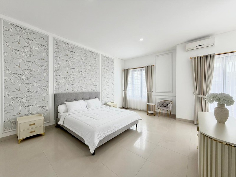 dijual rumah rapih bagus strategis tengah kota dekat sekolah al-azhar puspita loka bsd city