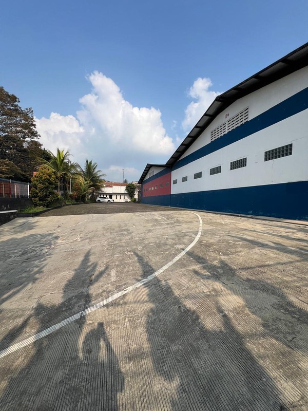 Gudang di Raya Bandung Kondisi baik