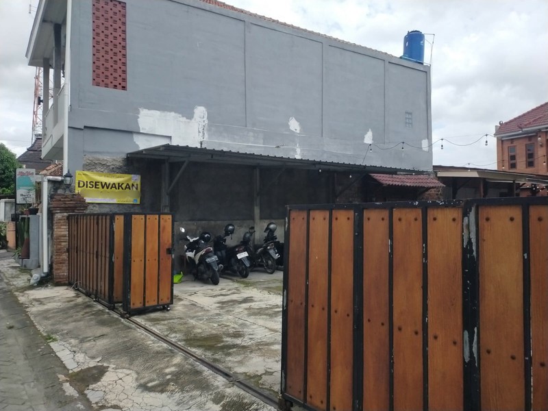 Ruang Usaha Strategis Cocok untuk Kafe di Maguwoharjo, Depok, Sleman, Dekat Ringroad