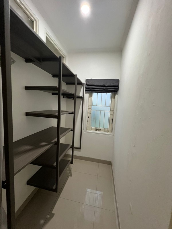 Rumah di Antaboga Daerah Mearwangi Dekat Singgasana