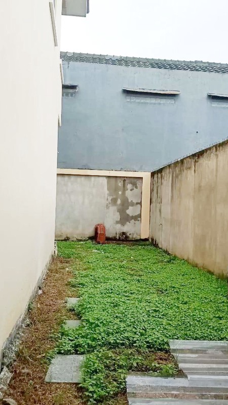 Rumah Siap Huni dengan ceiling tinggi di Puspita Loka BSD