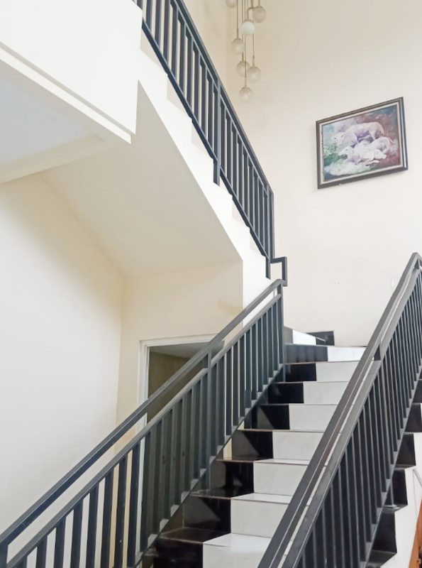 Rumah Siap Huni dengan ceiling tinggi di Puspita Loka BSD