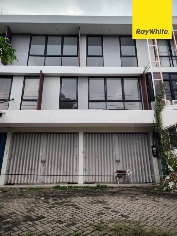 Dijual Ruko 3 lantai di Manyar Jaya Surabaya
